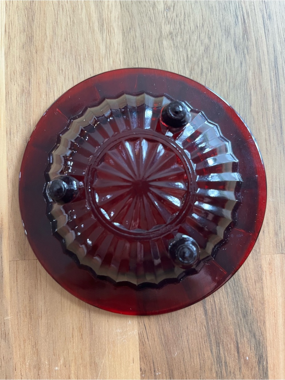 Mid Century Anchor Hocking Royal Ruby Red Footed Glass Ashtray, Vintage - Picture 3 of 7